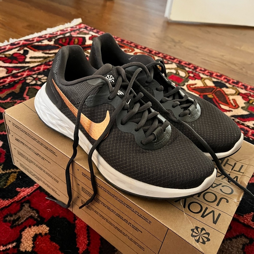 Nike Revolution 6 - women’s 7.5